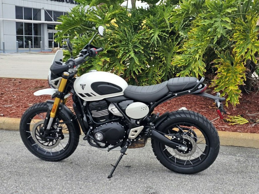 2026 Triumph Scrambler 400 XC Vanilla White XC