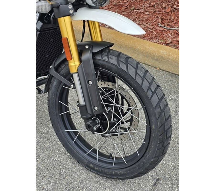 2026 Triumph Scrambler 400 XC Vanilla White XC
