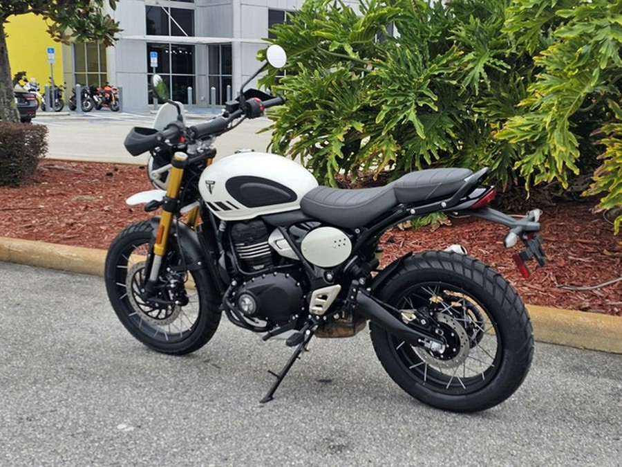 2026 Triumph Scrambler 400 XC Vanilla White XC