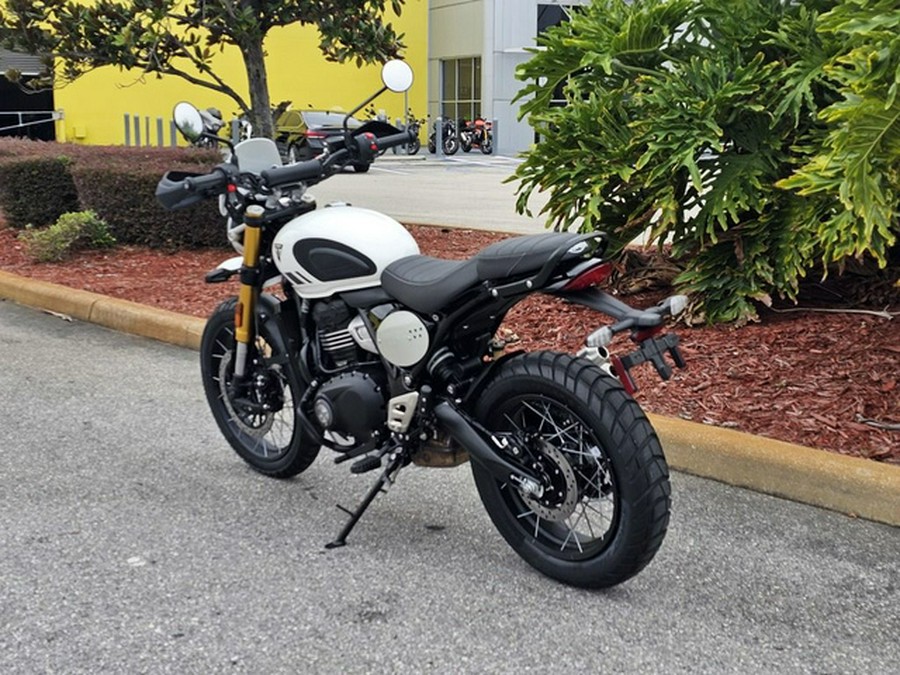 2026 Triumph Scrambler 400 XC Vanilla White XC