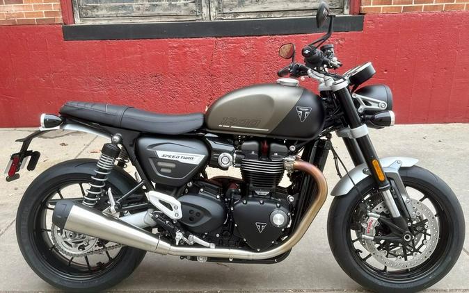 2024 Triumph Speed Twin 1200 Matte Ironstone/Matte Storm Grey