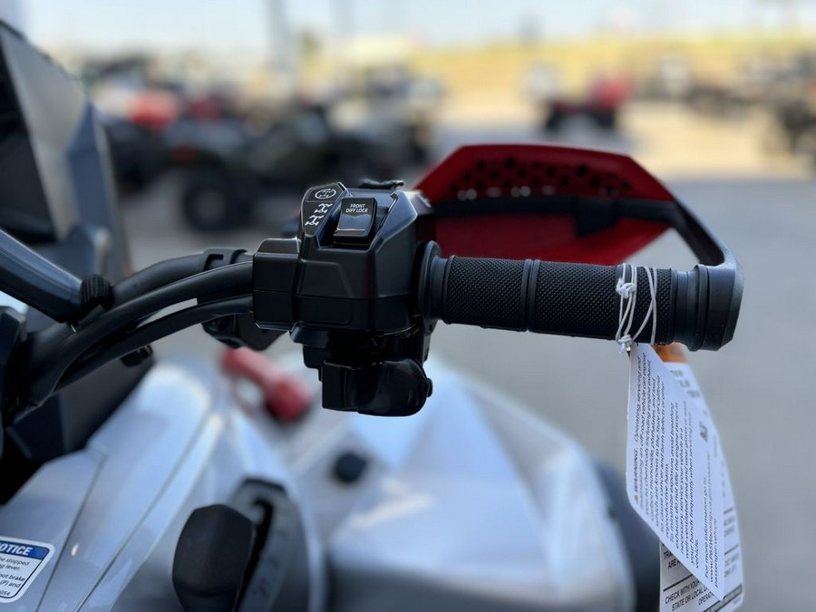 2026 Can-Am® Renegade X mr 1000 R Hyper Silver & Legion Red