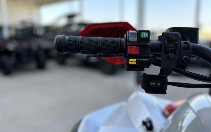 2026 Can-Am® Renegade X mr 1000 R Hyper Silver & Legion Red