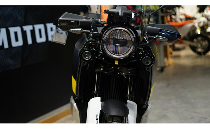 2023 Husqvarna Motorcycles NORDEN 901