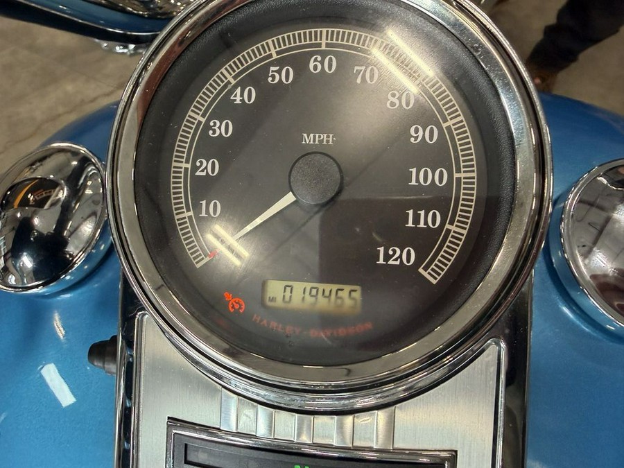 2011 Harley-Davidson® FLHRC - Road King® Classic