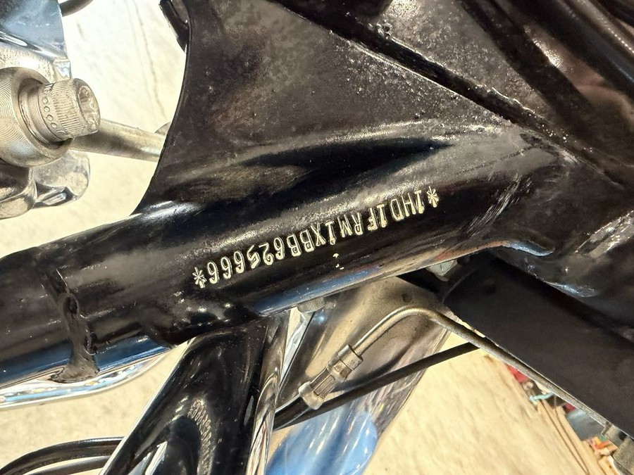 2011 Harley-Davidson® FLHRC - Road King® Classic