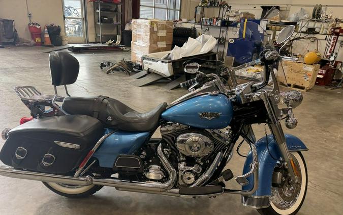 2011 Harley-Davidson® FLHRC - Road King® Classic