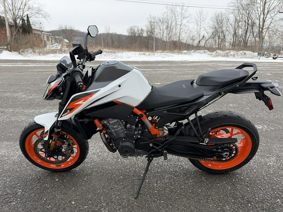 2021 KTM Duke 890 R