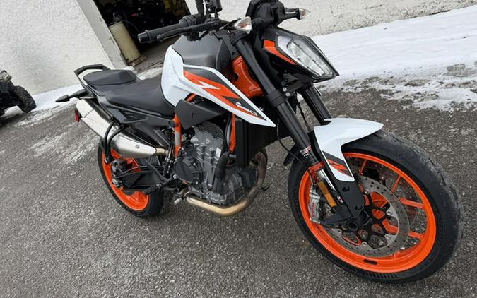 2021 KTM Duke 890 R