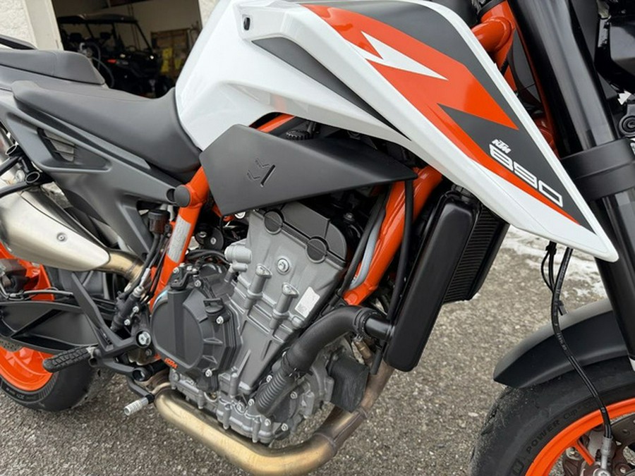 2021 KTM Duke 890 R
