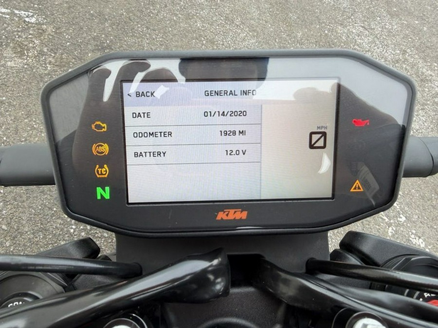 2021 KTM Duke 890 R