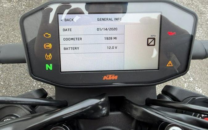 2021 KTM Duke 890 R