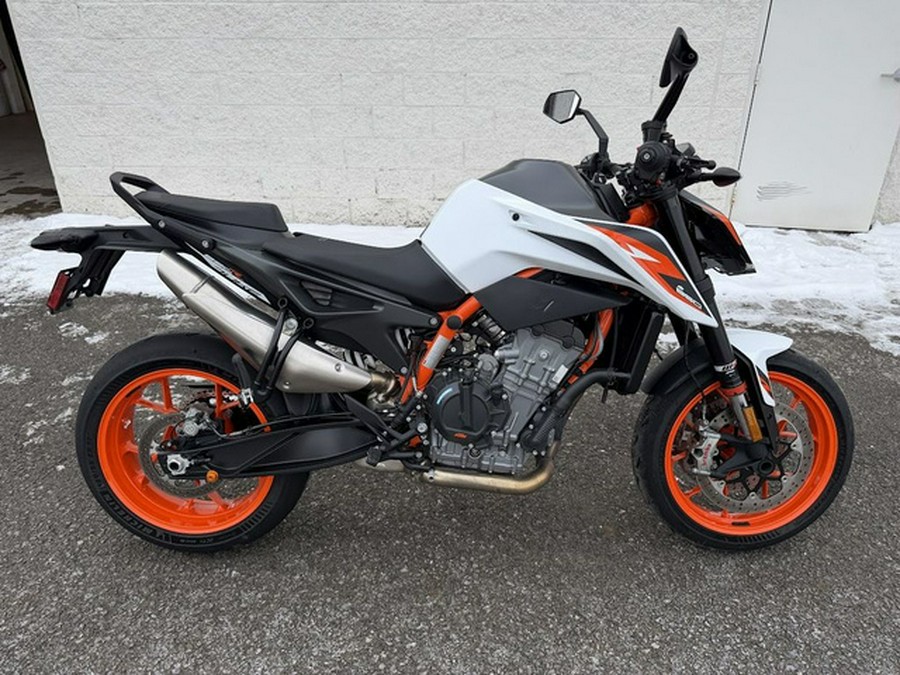 2021 KTM Duke 890 R