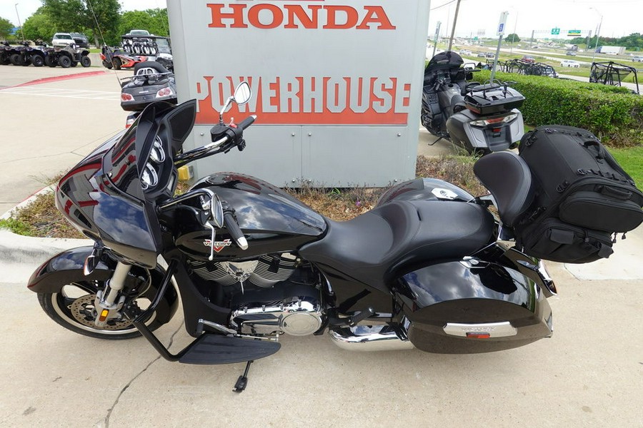 2014 Victory Motorcycles® Cross Country™ Gloss Black