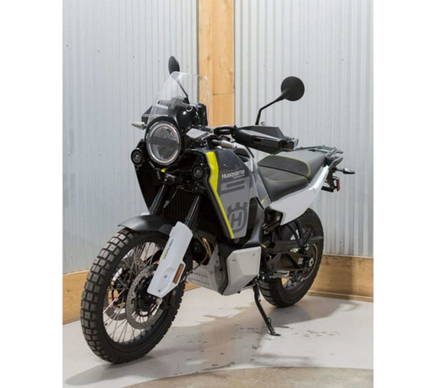 2025 Husqvarna Norden 901