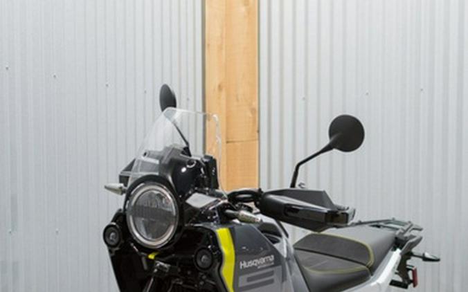 2025 Husqvarna Norden 901