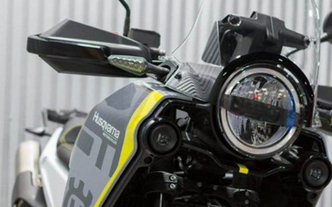 2025 Husqvarna Norden 901