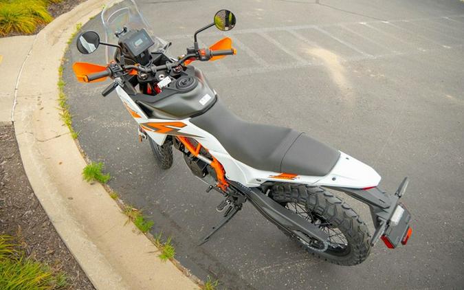 2025 KTM Adventure 390 R