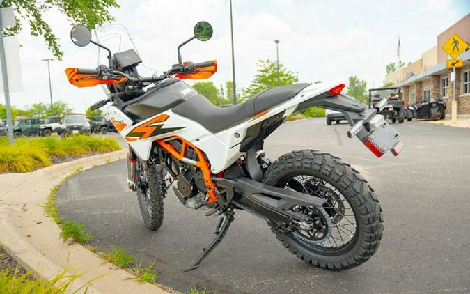 2025 KTM Adventure 390 R