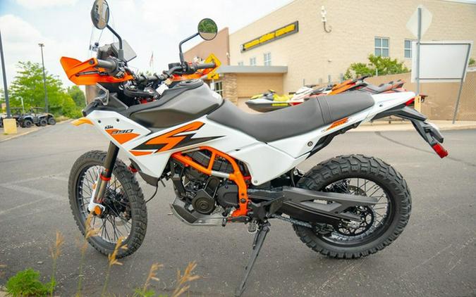 2025 KTM Adventure 390 R