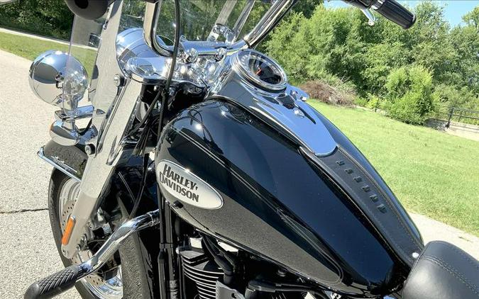 2022 Harley-Davidson® FLHCS - Heritage Classic 114