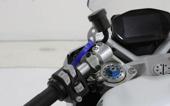 2022 Ducati SuperSport 950 S White Silk fairing