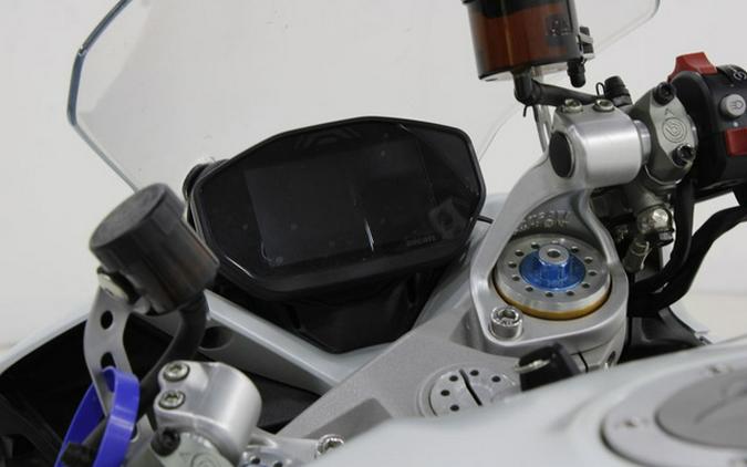 2022 Ducati SuperSport 950 S White Silk fairing
