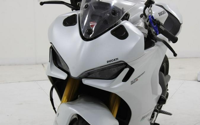 2022 Ducati SuperSport 950 S White Silk fairing