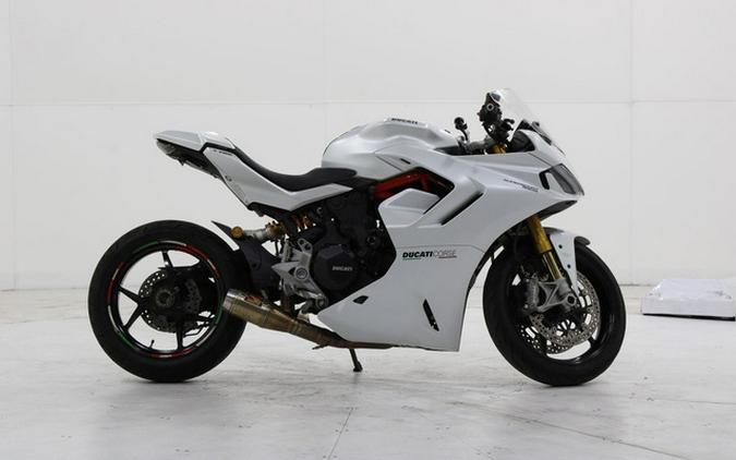 2022 Ducati SuperSport 950 S White Silk fairing