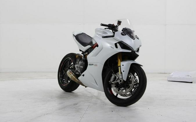 2022 Ducati SuperSport 950 S White Silk fairing