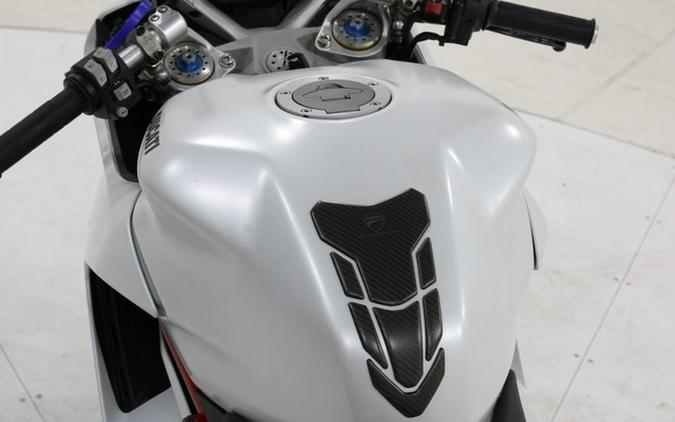 2022 Ducati SuperSport 950 S White Silk fairing