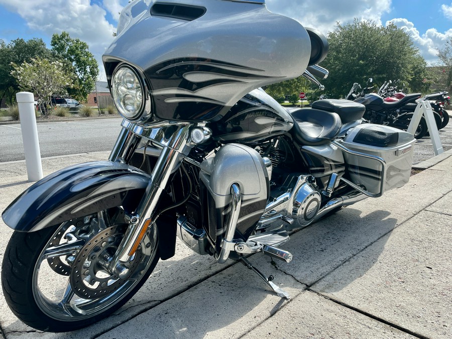 2015 Harley-Davidson CVO™ Street Glide®