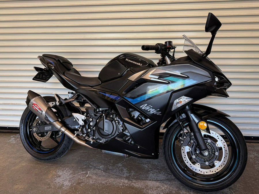 2025 Kawasaki Ninja 500 ABS Metallic Flat Spark Black/Metallic