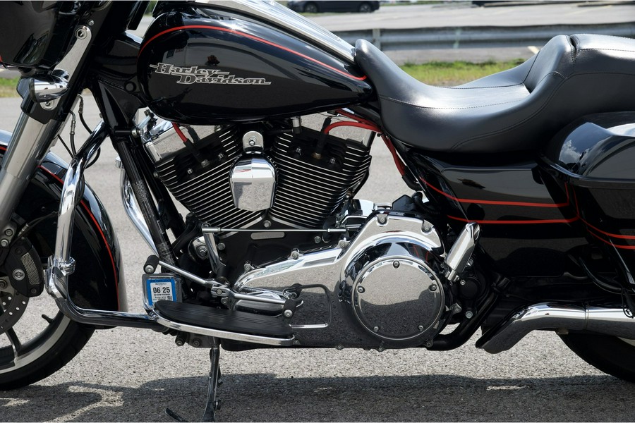 2014 Harley-Davidson® FLHXS Street Glide Special