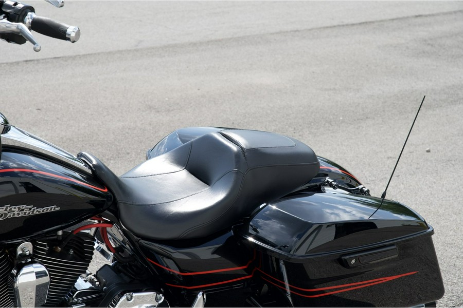 2014 Harley-Davidson® FLHXS Street Glide Special