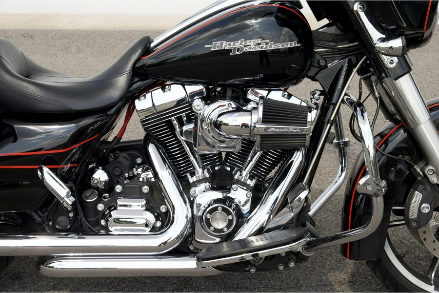 2014 Harley-Davidson® FLHXS Street Glide Special