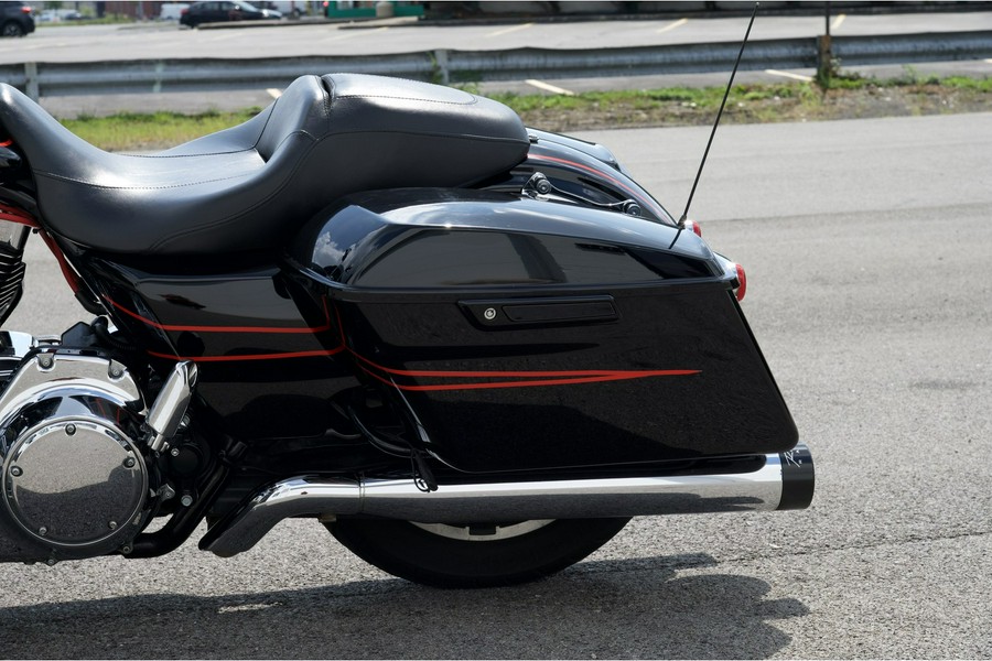 2014 Harley-Davidson® FLHXS Street Glide Special