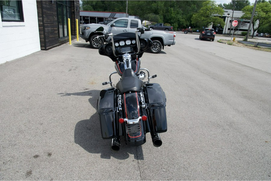 2014 Harley-Davidson® FLHXS Street Glide Special