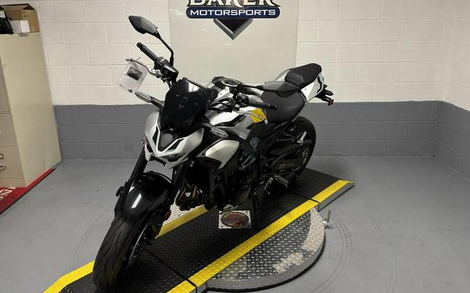 2025 Kawasaki ZR900SSFAN