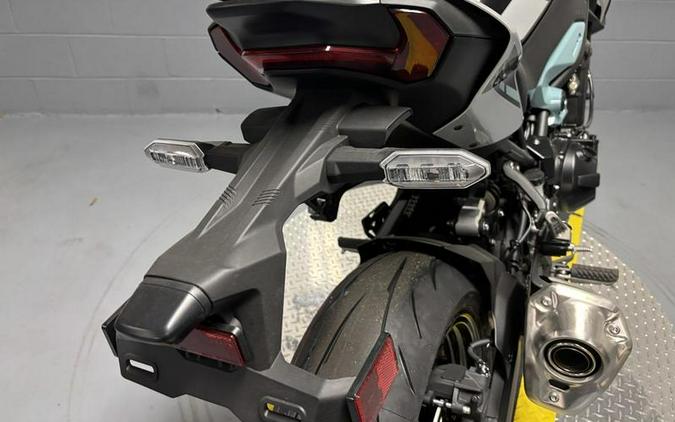 2025 Kawasaki ZR900SSFAN