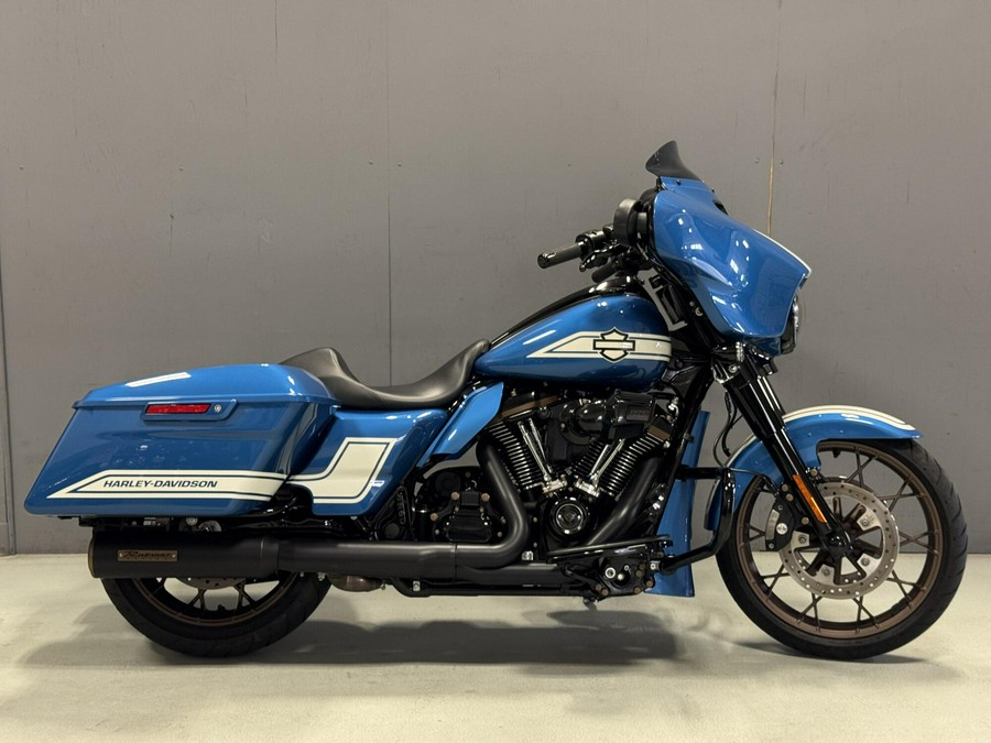 FLHXST 2023 Street Glide® ST