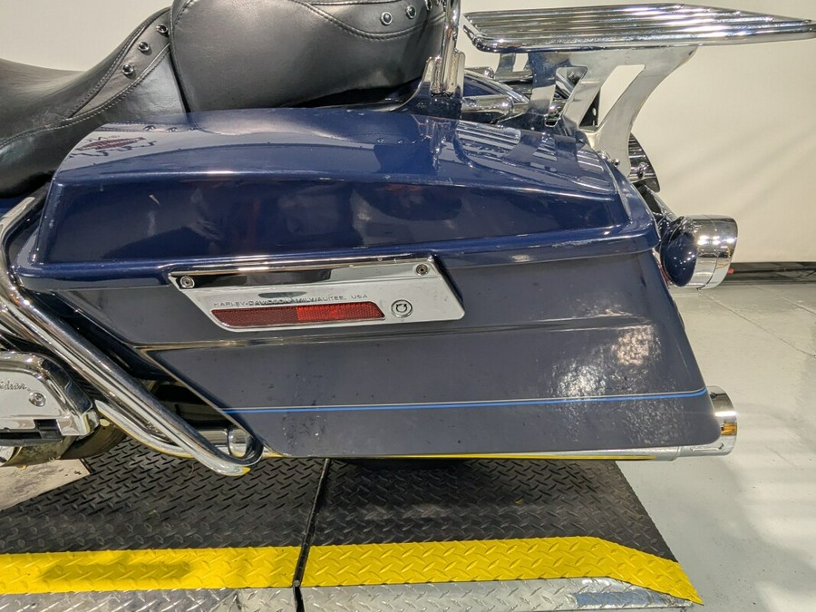 2004 Harley-Davidson® Road King® SOLID PEACE OFFICER