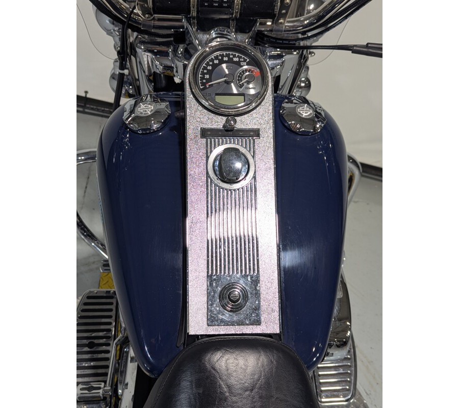 2004 Harley-Davidson® Road King® SOLID PEACE OFFICER