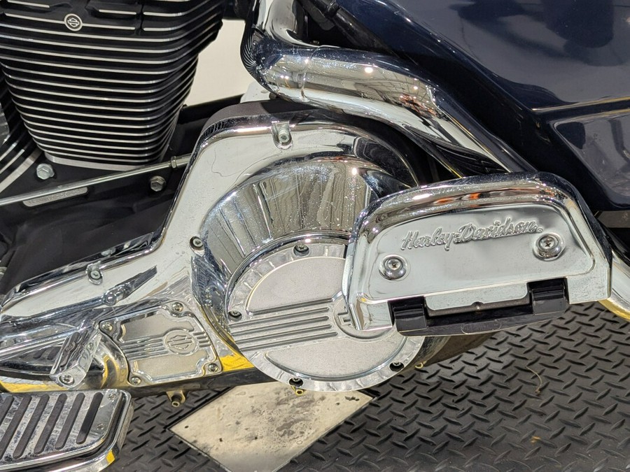 2004 Harley-Davidson® Road King® SOLID PEACE OFFICER