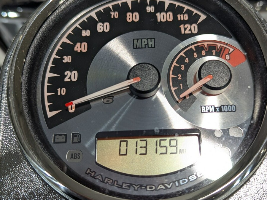 2004 Harley-Davidson® Road King® SOLID PEACE OFFICER