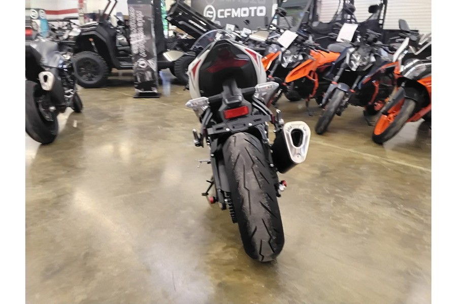 2025 Kawasaki Ninja® ZX™-6R Base