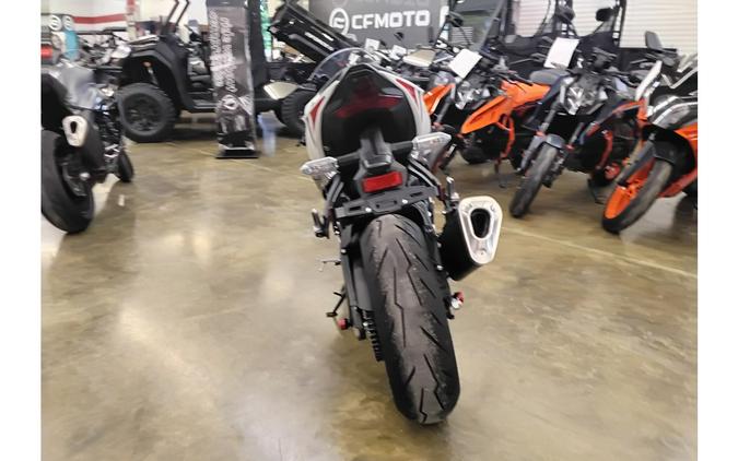 2025 Kawasaki Ninja® ZX™-6R Base