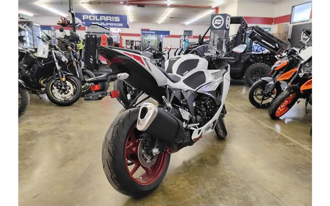 2025 Kawasaki Ninja® ZX™-6R Base