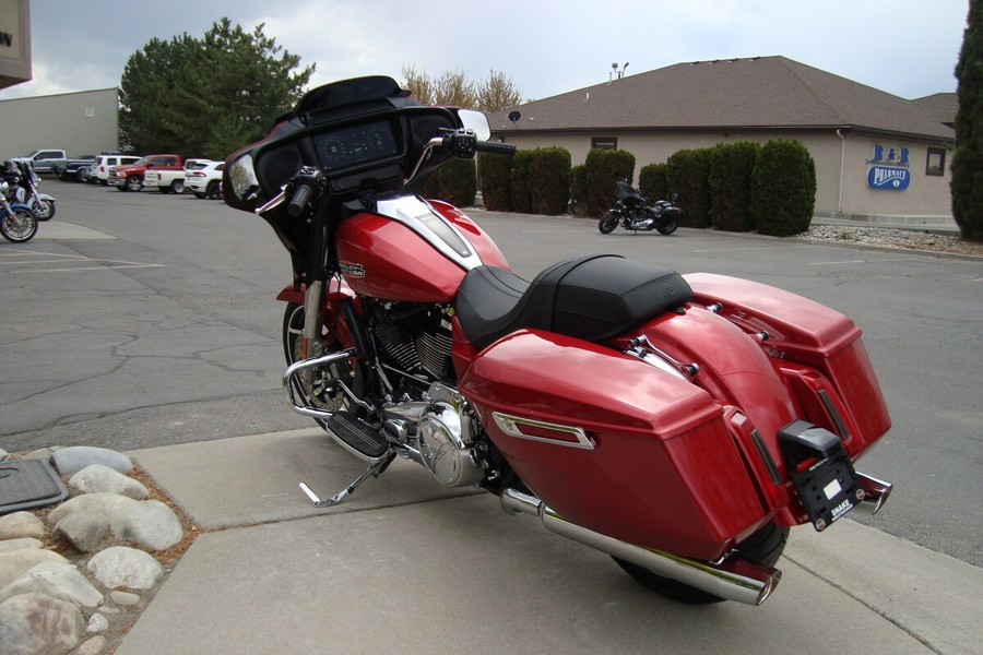 2025 Harley-Davidson Street Glide® Brilliant Red