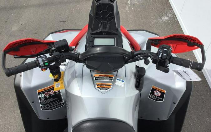 2026 Can-Am® Renegade X mr 1000 R Hyper Silver & Legion Red